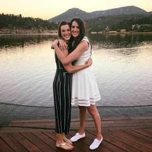 Meet your Posher, Elise